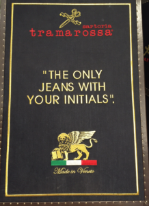 Du får dine initialer isat dine nye Tramarossa jeans
